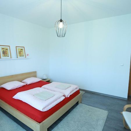 Sentis Hotel Oezjhorod Buitenkant foto