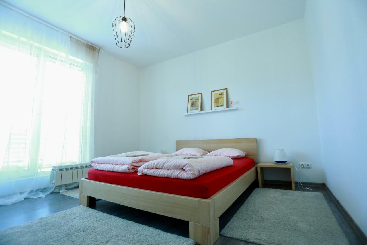 Sentis Hotel Oezjhorod Buitenkant foto