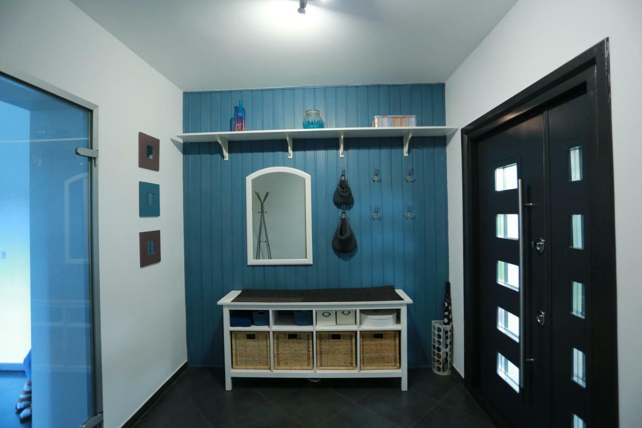 Sentis Hotel Oezjhorod Buitenkant foto